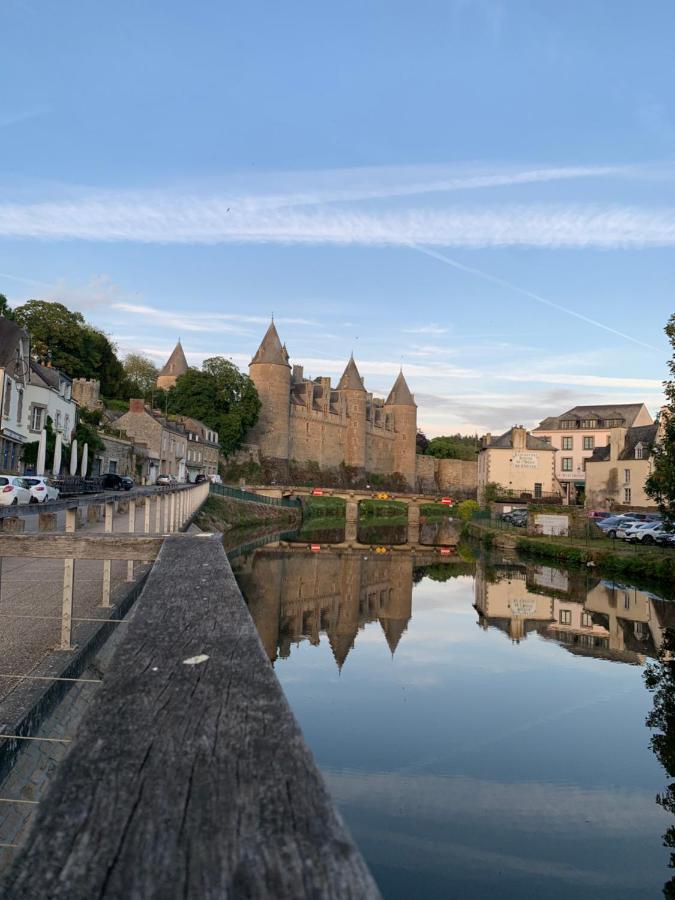 La Cour Des Ursulines Hotel Josselin Exterior photo