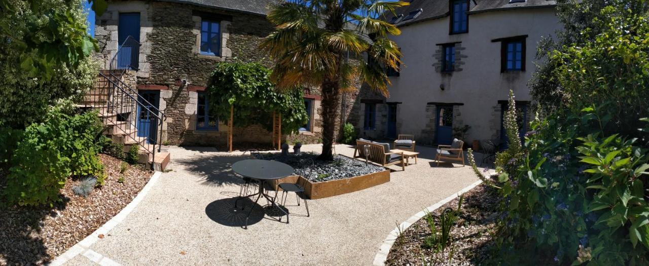 La Cour Des Ursulines Hotel Josselin Exterior photo