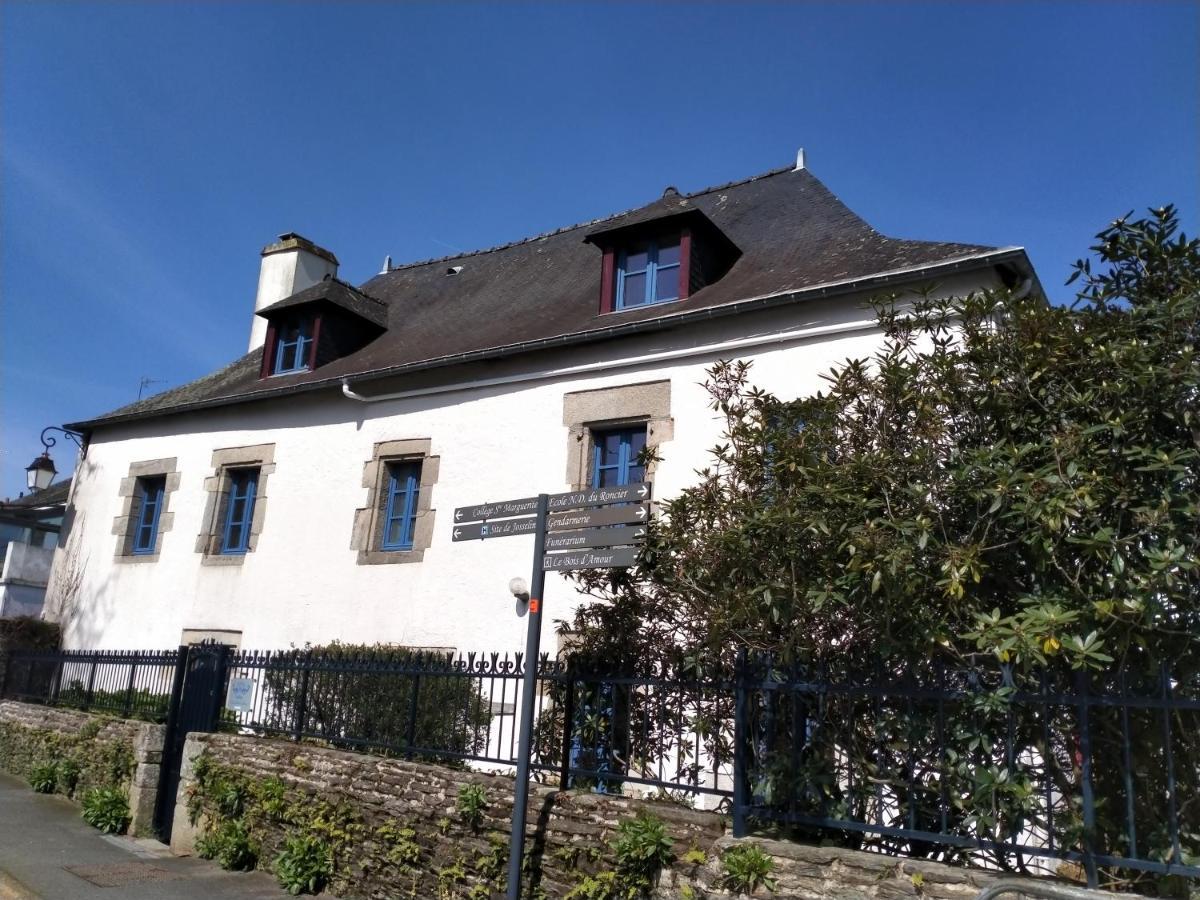La Cour Des Ursulines Hotel Josselin Exterior photo