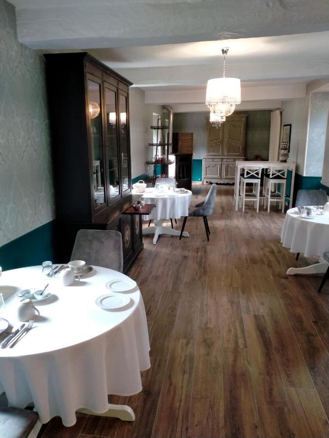 La Cour Des Ursulines Hotel Josselin Exterior photo