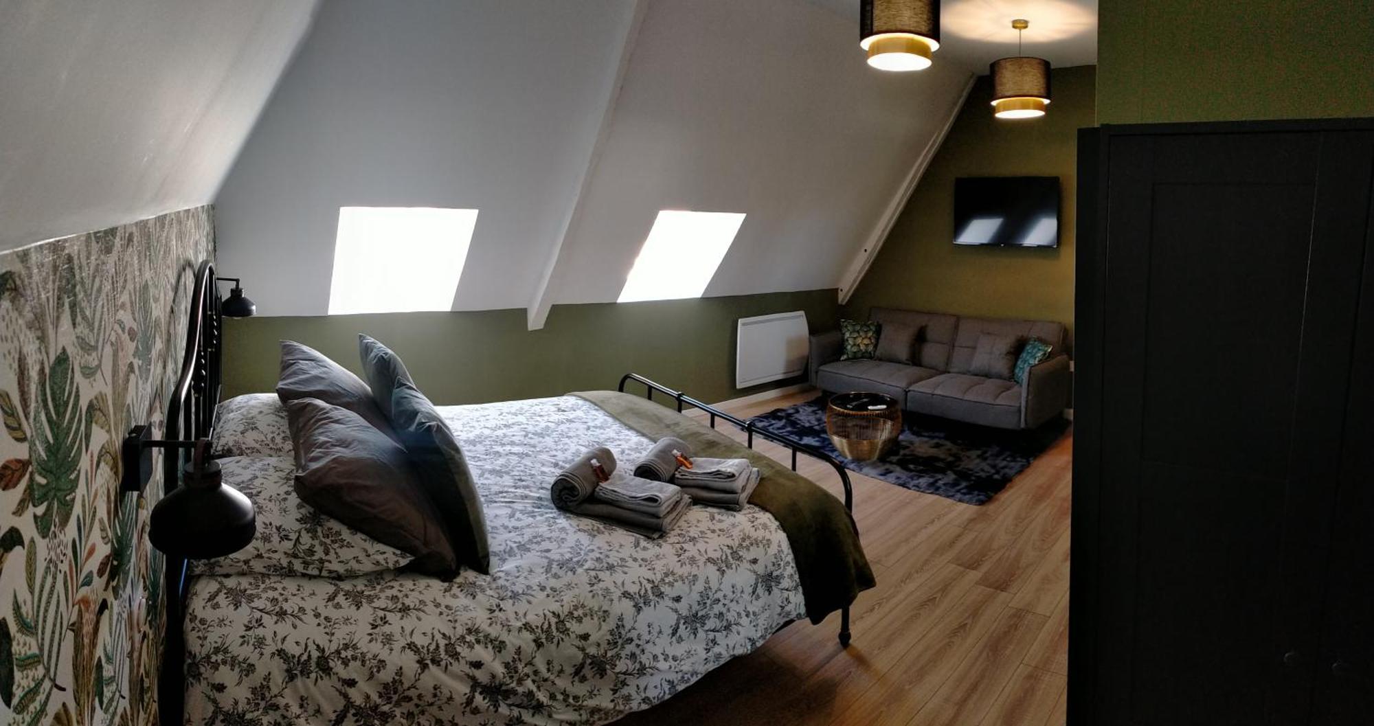 La Cour Des Ursulines Hotel Josselin Room photo